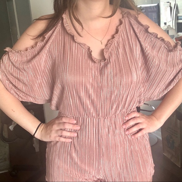 Off-the-shoulder Romper - Picture 3 of 4